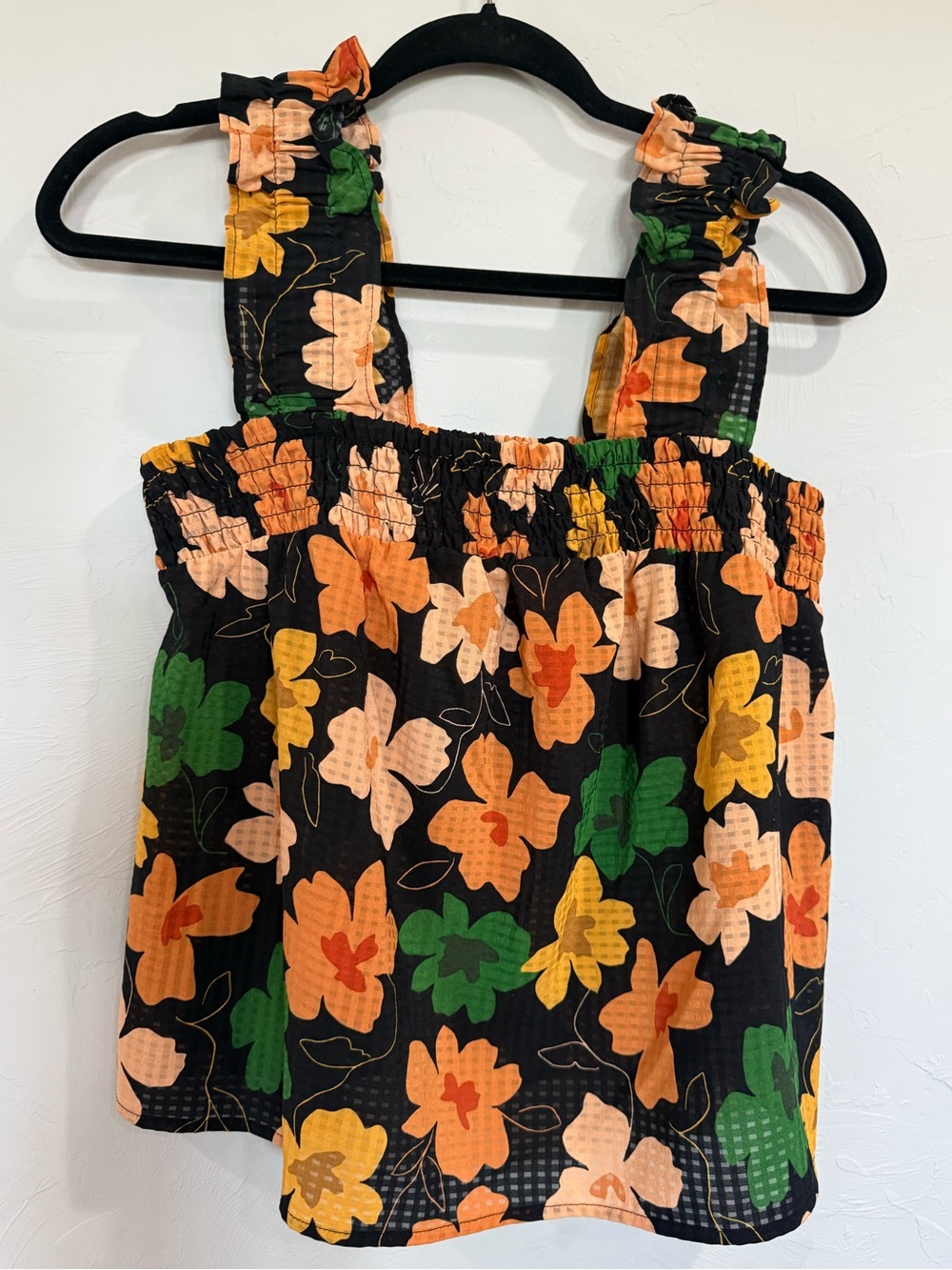 WHO WHAT WEAR-Black Floral Ruffle Top